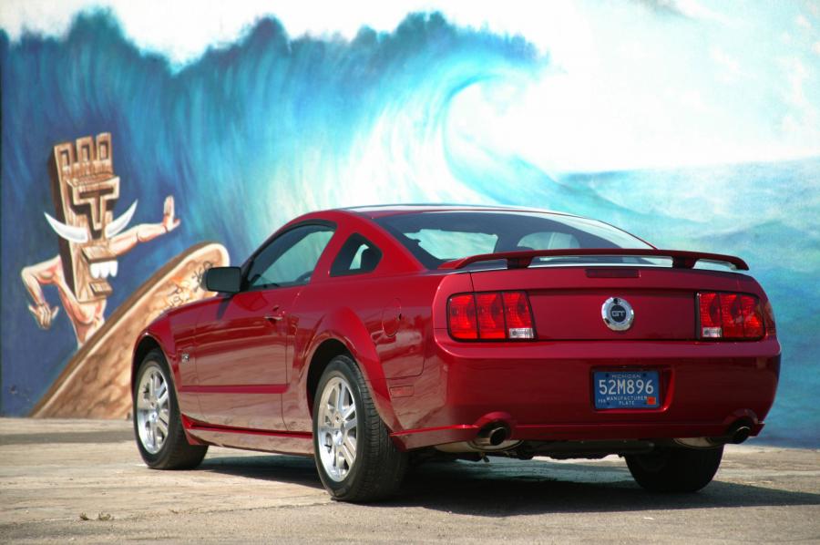  Ford Mustang GT 2005 года  (фото 114 из 209)